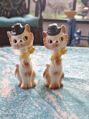 Vintage Ceramic Cat Salt & Pepper Shakers with Black Hats and Yellow Scarves